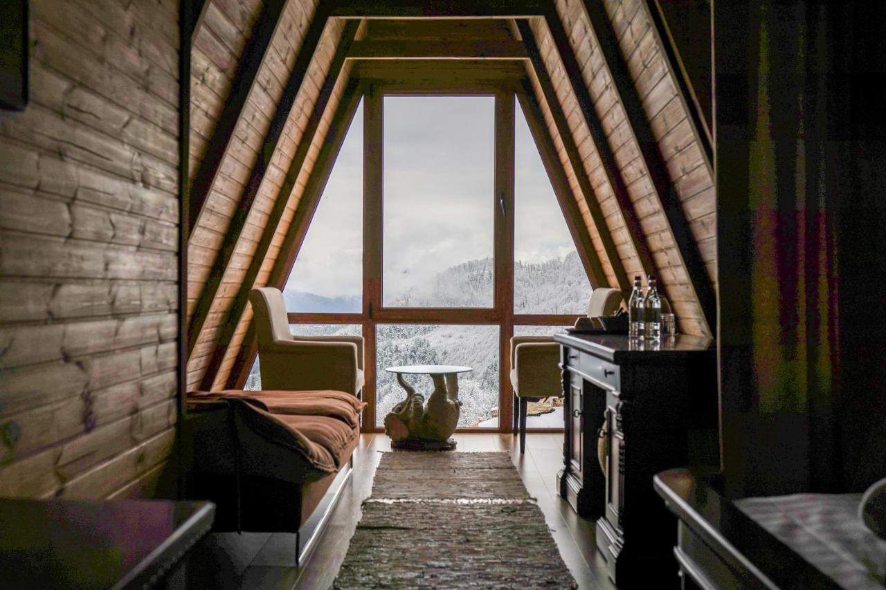 Alpine Castle Hotel Дилиян Екстериор снимка