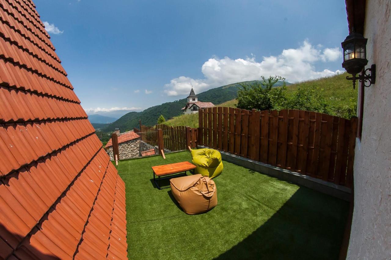 Alpine Castle Hotel Дилиян Екстериор снимка