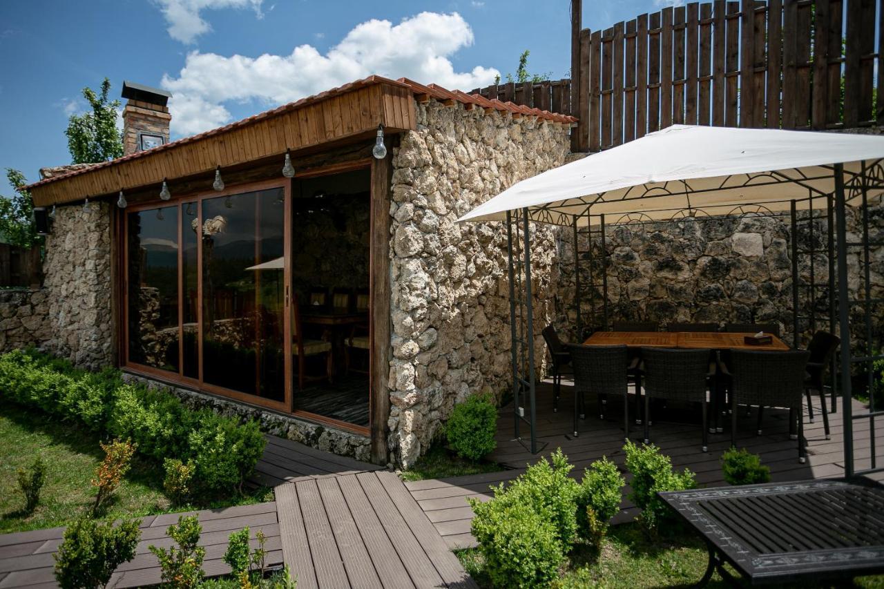Alpine Castle Hotel Дилиян Екстериор снимка
