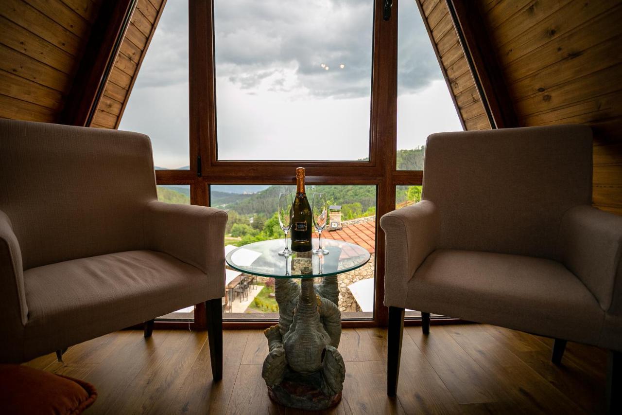 Alpine Castle Hotel Дилиян Екстериор снимка