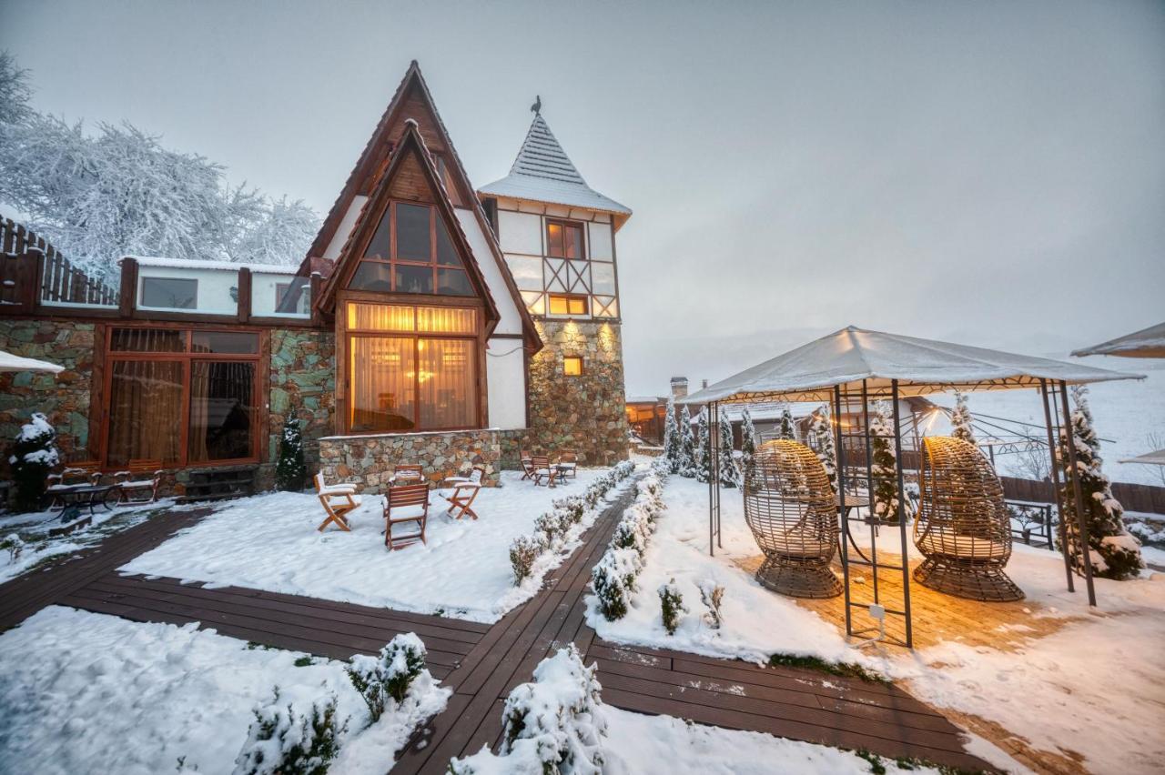 Alpine Castle Hotel Дилиян Екстериор снимка
