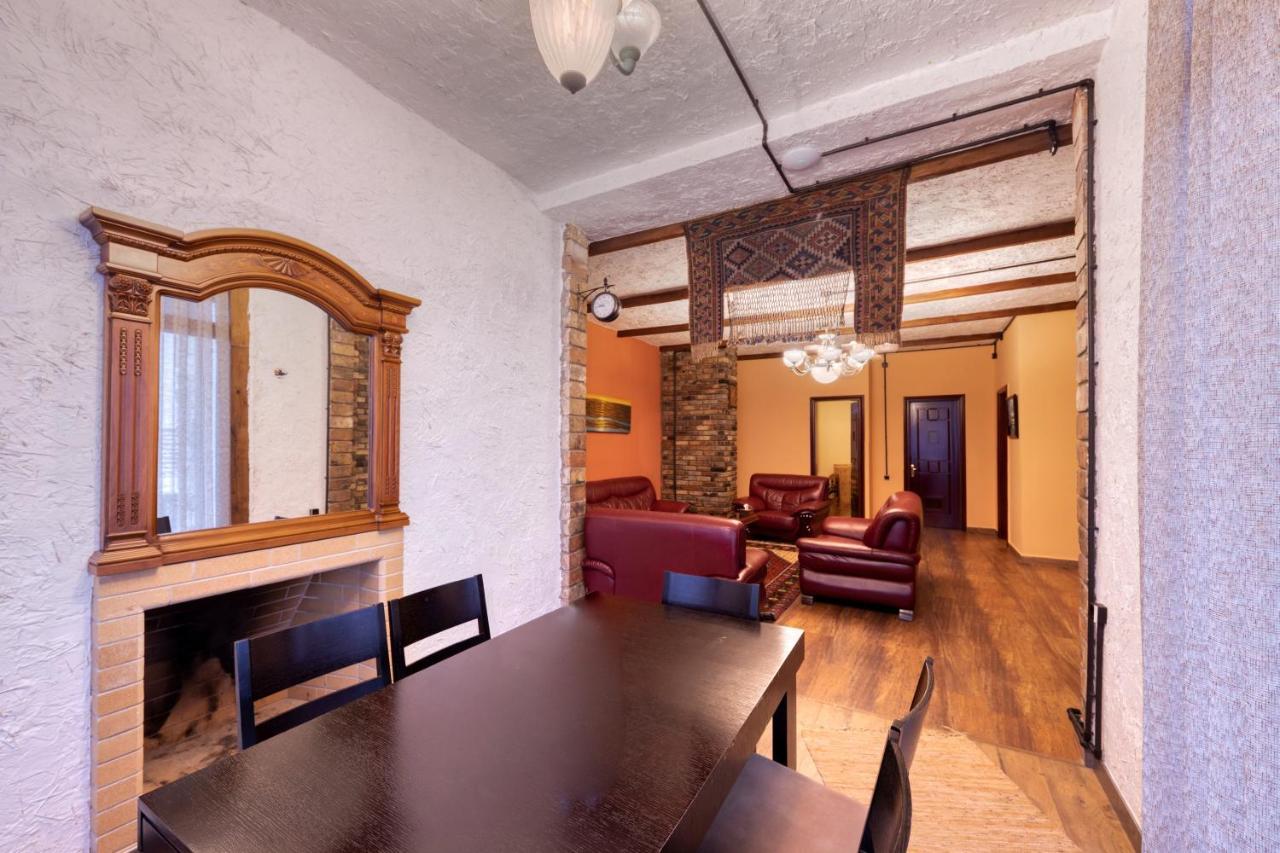 Alpine Castle Hotel Дилиян Екстериор снимка