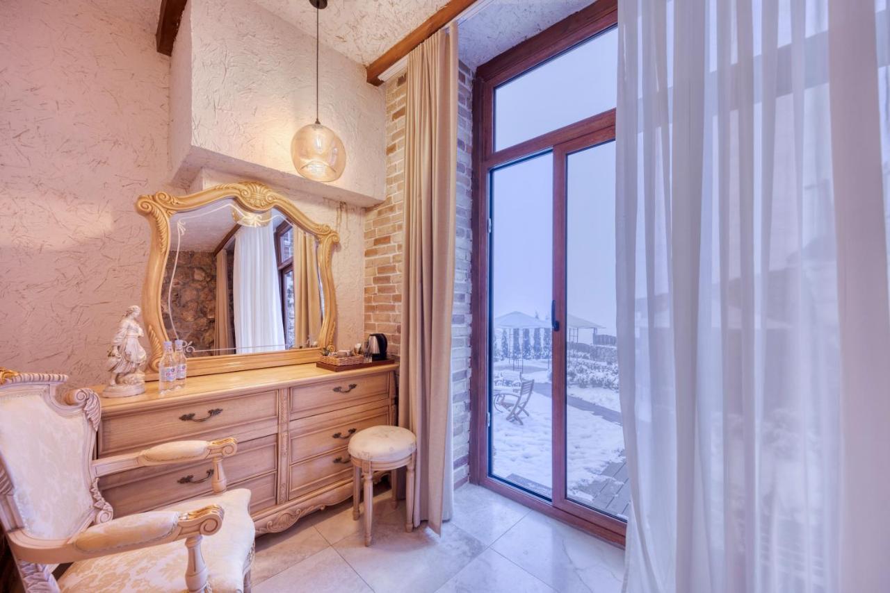 Alpine Castle Hotel Дилиян Екстериор снимка
