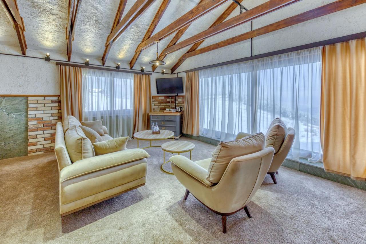 Alpine Castle Hotel Дилиян Екстериор снимка