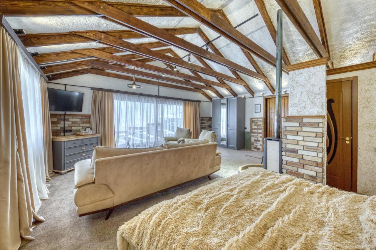 Alpine Castle Hotel Дилиян Екстериор снимка