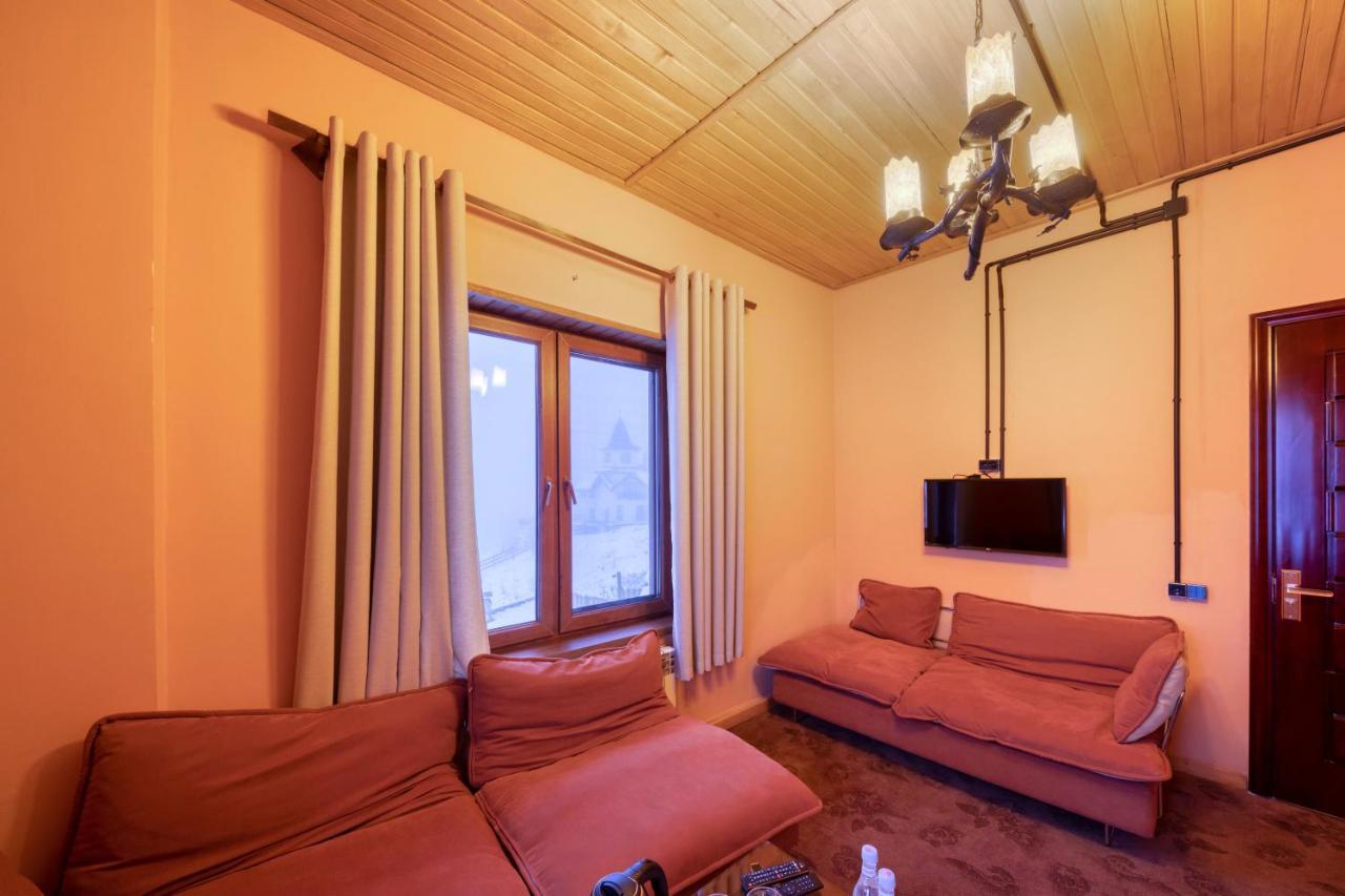 Alpine Castle Hotel Дилиян Екстериор снимка
