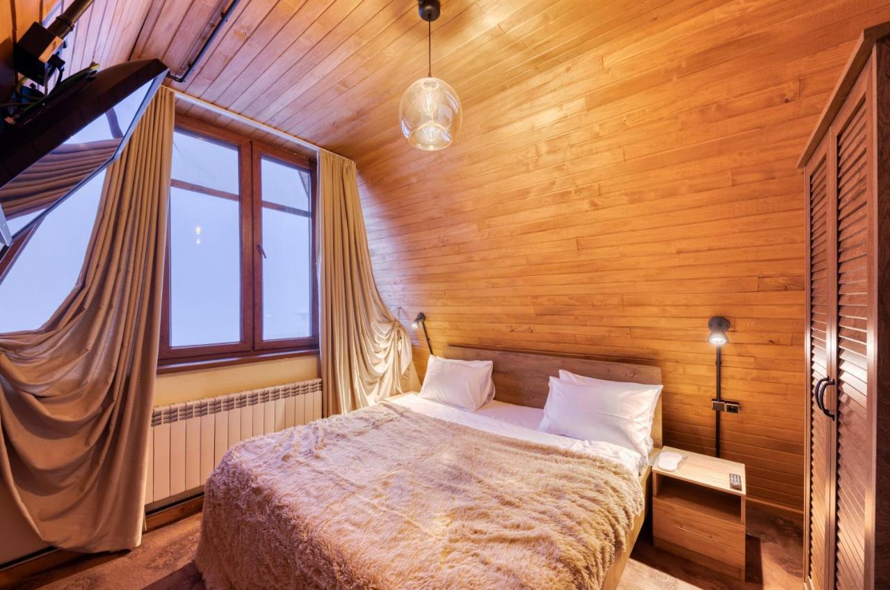 Alpine Castle Hotel Дилиян Екстериор снимка