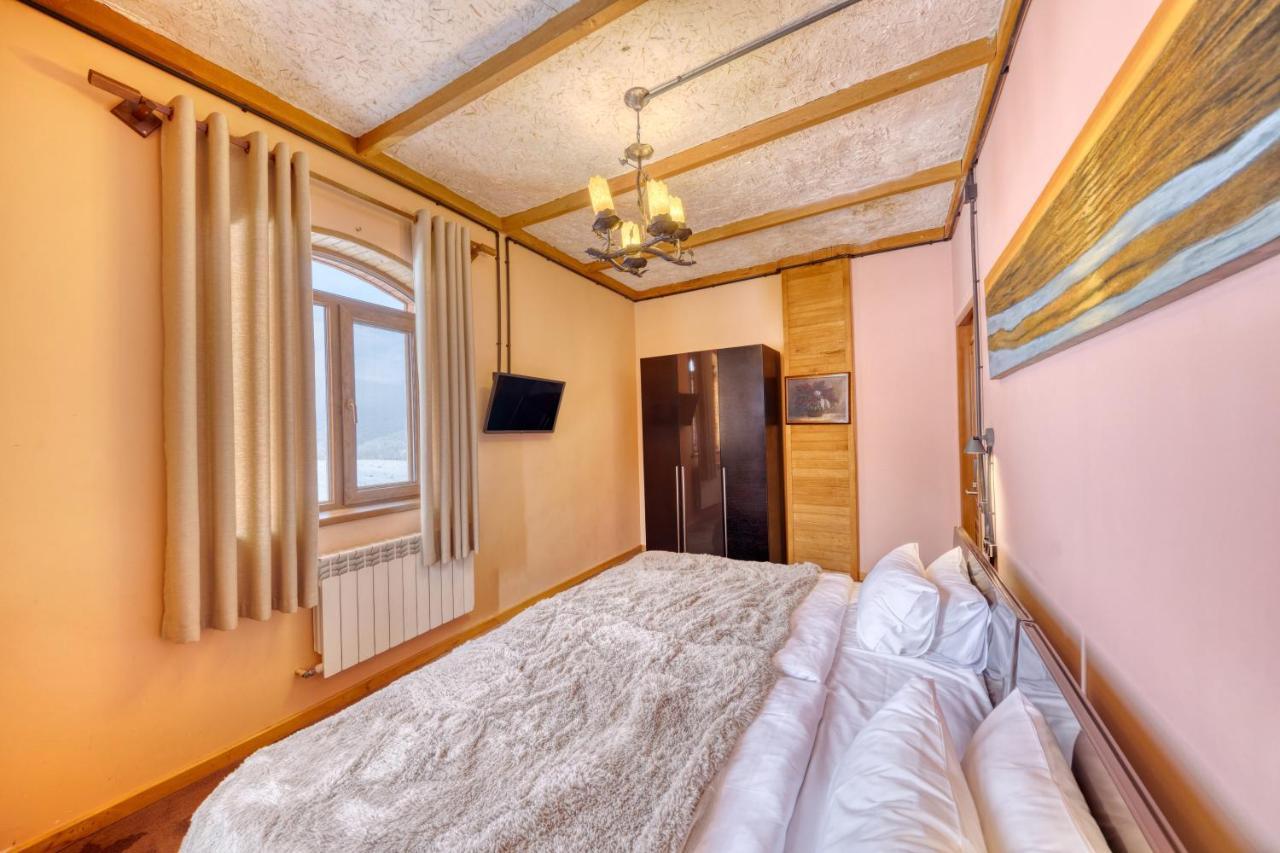 Alpine Castle Hotel Дилиян Екстериор снимка